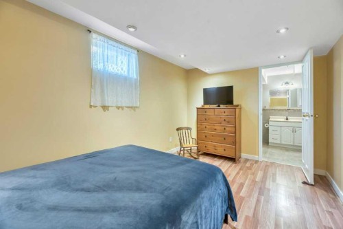 11 Maple Garden, Strathmore, AB - Indoor Photo Showing Bedroom