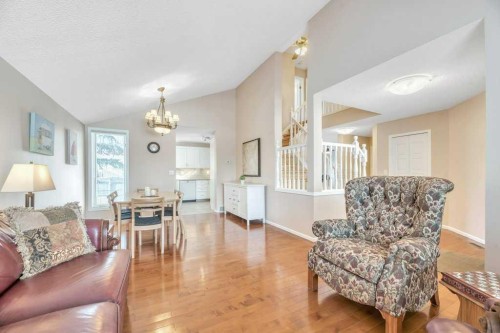11 Maple Garden, Strathmore, AB - Indoor Photo Showing Living Room