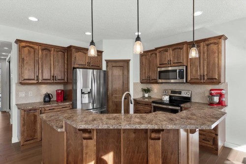 800 Prestwick Circle Se, Calgary, AB - Indoor Photo Showing Kitchen With Stainless Steel Kitchen With Upgraded Kitchen
