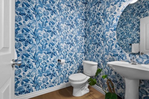 800 Prestwick Circle Se, Calgary, AB - Indoor Photo Showing Bathroom