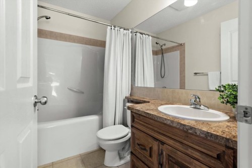 800 Prestwick Circle Se, Calgary, AB - Indoor Photo Showing Bathroom