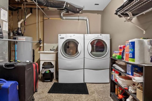 800 Prestwick Circle Se, Calgary, AB - Indoor Photo Showing Laundry Room