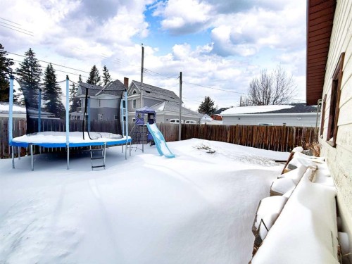 4701 49 Street, Olds, AB - Outdoor