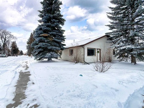 4701 49 Street, Olds, AB - Outdoor