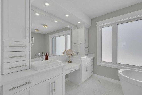 23 Coutts Close, Olds, AB - Indoor Photo Showing Bathroom