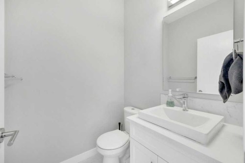 23 Coutts Close, Olds, AB - Indoor Photo Showing Bathroom