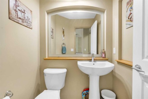 97 Everwillow Close Sw, Calgary, AB - Indoor Photo Showing Bathroom