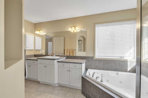 97 Everwillow Close Sw, Calgary, AB - Indoor Photo Showing Bathroom