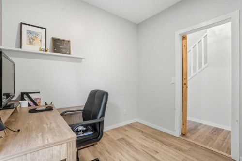 270 Everoak Drive Sw, Calgary, AB - Indoor Photo Showing Office