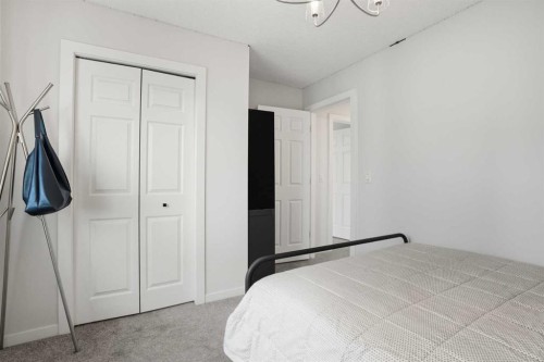 270 Everoak Drive Sw, Calgary, AB - Indoor Photo Showing Bedroom