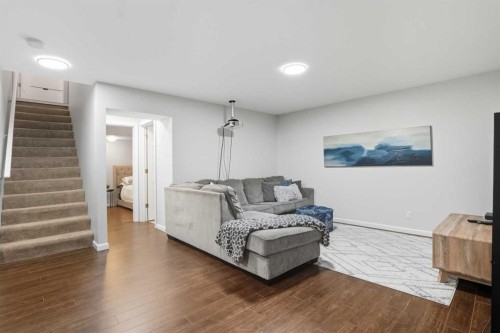 270 Everoak Drive Sw, Calgary, AB - Indoor
