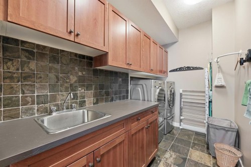 4 Bridle Estates Road Sw, Calgary, AB - Indoor Photo Showing Kitchen