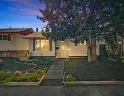 417 Huntington Way NE Calgary, AB T2K 5A7