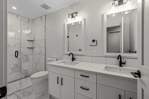 402-1315 Spring Creek Gate, Canmore, AB - Indoor Photo Showing Bathroom