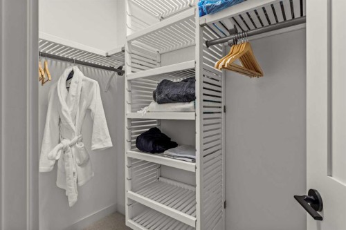 402-1315 Spring Creek Gate, Canmore, AB - Indoor With Storage