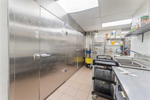 3220 17 Avenue Sw, Calgary, AB 