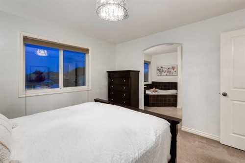 29 Cranleigh Park Se, Calgary, AB 