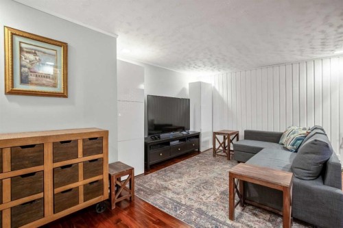 71 Strathcona Crescent Sw, Calgary, AB - Indoor