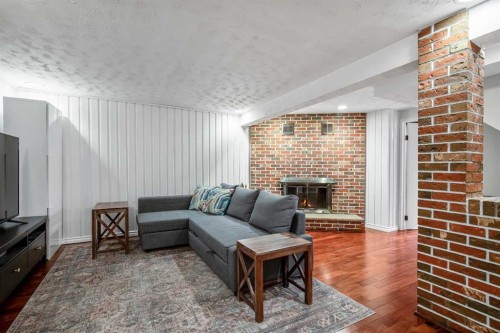 71 Strathcona Crescent Sw, Calgary, AB - Indoor