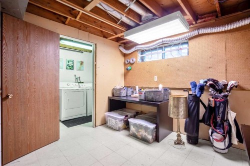 71 Strathcona Crescent Sw, Calgary, AB - Indoor