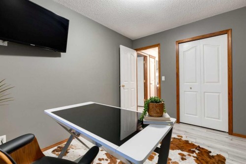 117 Cramond Crescent Se, Calgary, AB - Indoor