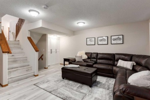 117 Cramond Crescent Se, Calgary, AB - Indoor Photo Showing Living Room