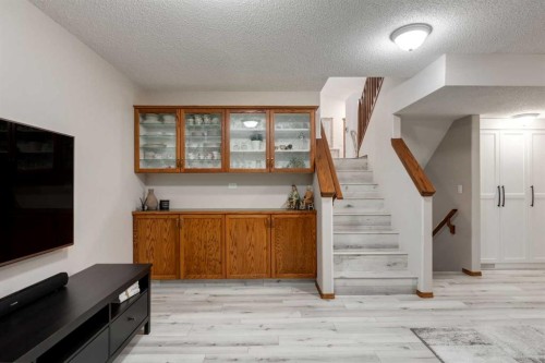 117 Cramond Crescent Se, Calgary, AB - Indoor Photo Showing Other Room
