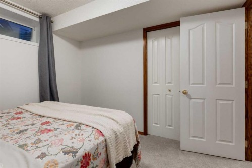 117 Cramond Crescent Se, Calgary, AB - Indoor Photo Showing Bedroom