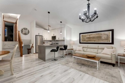 117 Cramond Crescent Se, Calgary, AB - Indoor Photo Showing Other Room