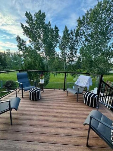 10 Somerside Manor Sw, Calgary, AB - Outdoor With Deck Patio Veranda