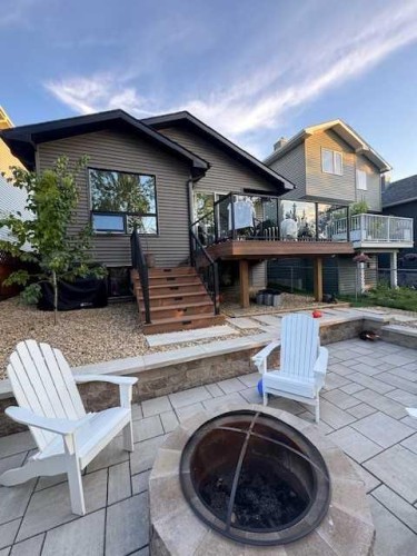 10 Somerside Manor Sw, Calgary, AB - Outdoor With Deck Patio Veranda