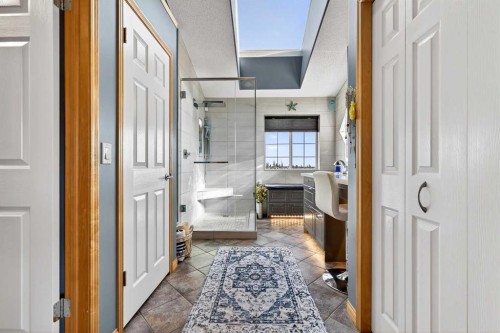 61 Somerset Crescent Sw, Calgary, AB - Indoor Photo Showing Other Room