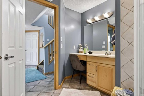 61 Somerset Crescent Sw, Calgary, AB - Indoor