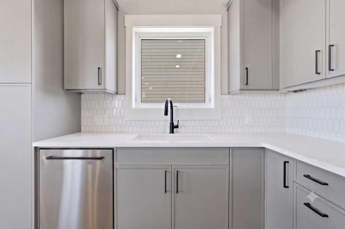 124 Coote Street, Cayley, AB - Indoor Photo Showing Kitchen With Upgraded Kitchen