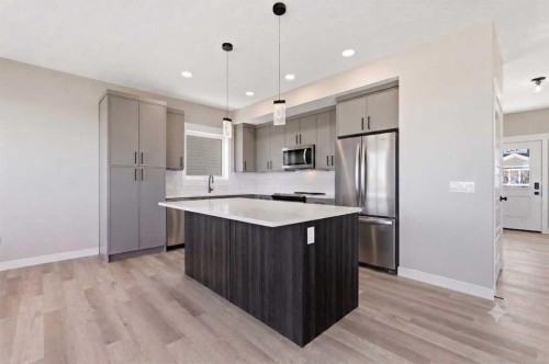 124 Coote Street, Cayley, AB - Indoor Photo Showing Kitchen With Upgraded Kitchen