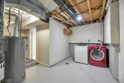 29-131 Templehill Drive Ne, Calgary, AB - Indoor Photo Showing Laundry Room