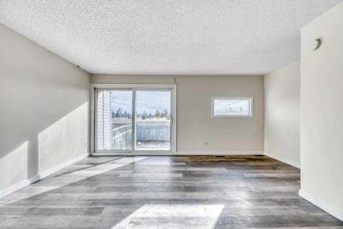29-131 Templehill Drive Ne, Calgary, AB - Indoor Photo Showing Other Room