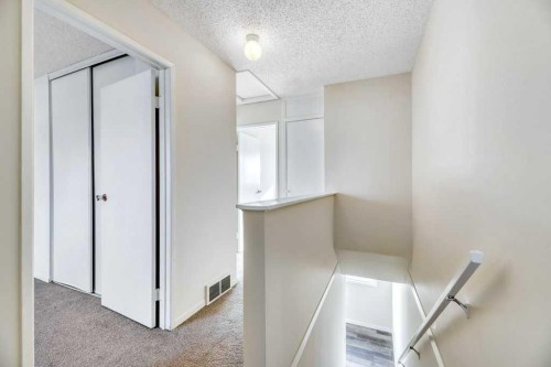 29-131 Templehill Drive Ne, Calgary, AB - Indoor Photo Showing Other Room