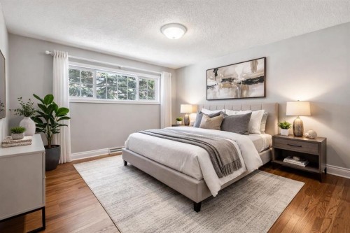 5415 Centre A Street Ne, Calgary, AB - Indoor Photo Showing Bedroom