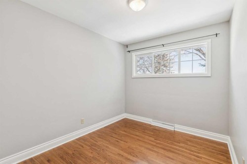 5415 Centre A Street Ne, Calgary, AB - Indoor Photo Showing Other Room