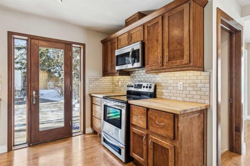 5415 Centre A Street Ne, Calgary, AB - Indoor Photo Showing Kitchen