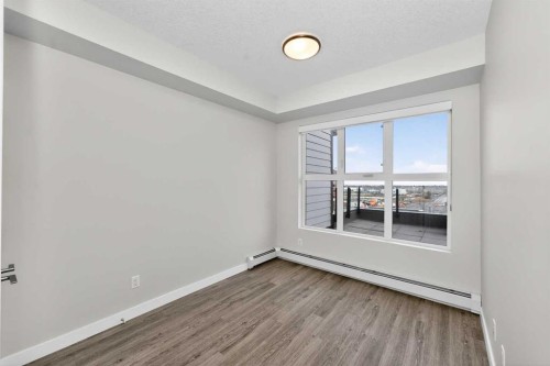1414-95 Burma Star Road Sw, Calgary, AB - Indoor Photo Showing Other Room