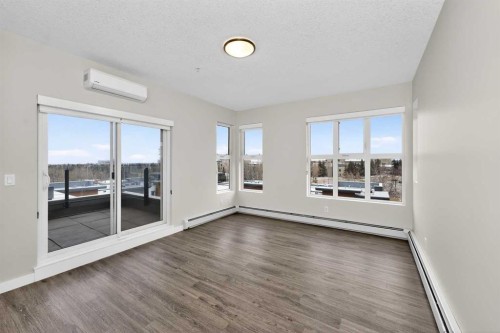 1414-95 Burma Star Road Sw, Calgary, AB - Indoor Photo Showing Other Room