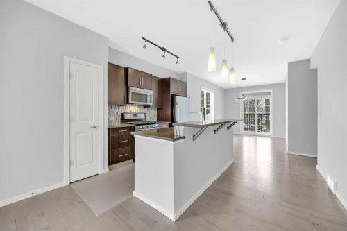 455 Ascot Circle Sw, Calgary, AB - Indoor Photo Showing Kitchen