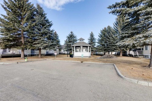 36 Del Monica Villas Ne, Calgary, AB - Outdoor