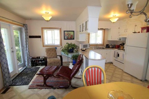 7504 39 Avenue Nw, Calgary, AB 