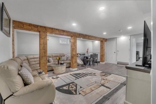 55 Castleglen Way Ne, Calgary, AB - Indoor