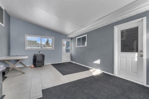 55 Castleglen Way Ne, Calgary, AB - Indoor