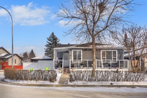 55 Castleglen Way Ne, Calgary, AB - Outdoor