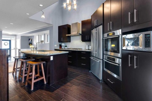 448 13 Street Nw, Calgary, AB - Indoor Photo Showing Kitchen With Stainless Steel Kitchen With Upgraded Kitchen